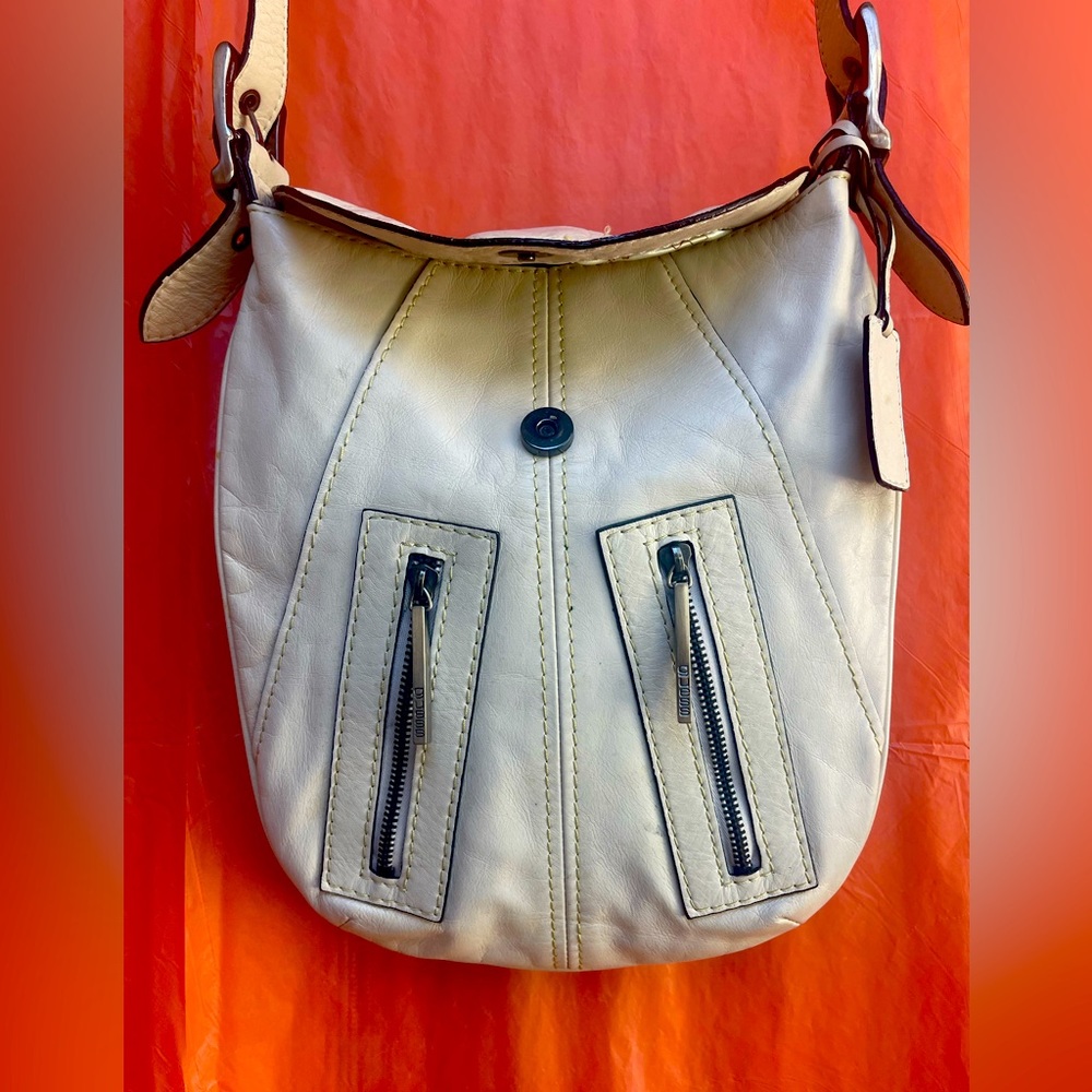 Guess messenger bag envelope style - Picture 2 of 14
